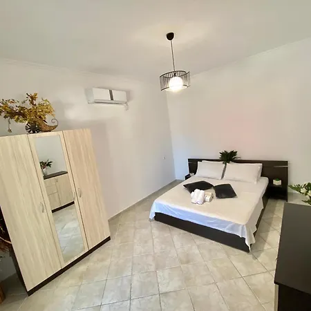 1-bedroom By The *